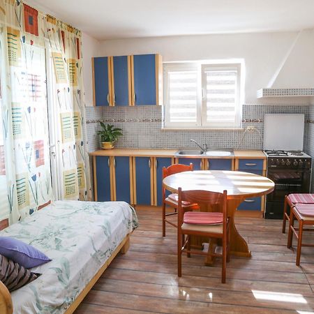Apartments Butkovic ฮวาร์ ห้อง รูปภาพ