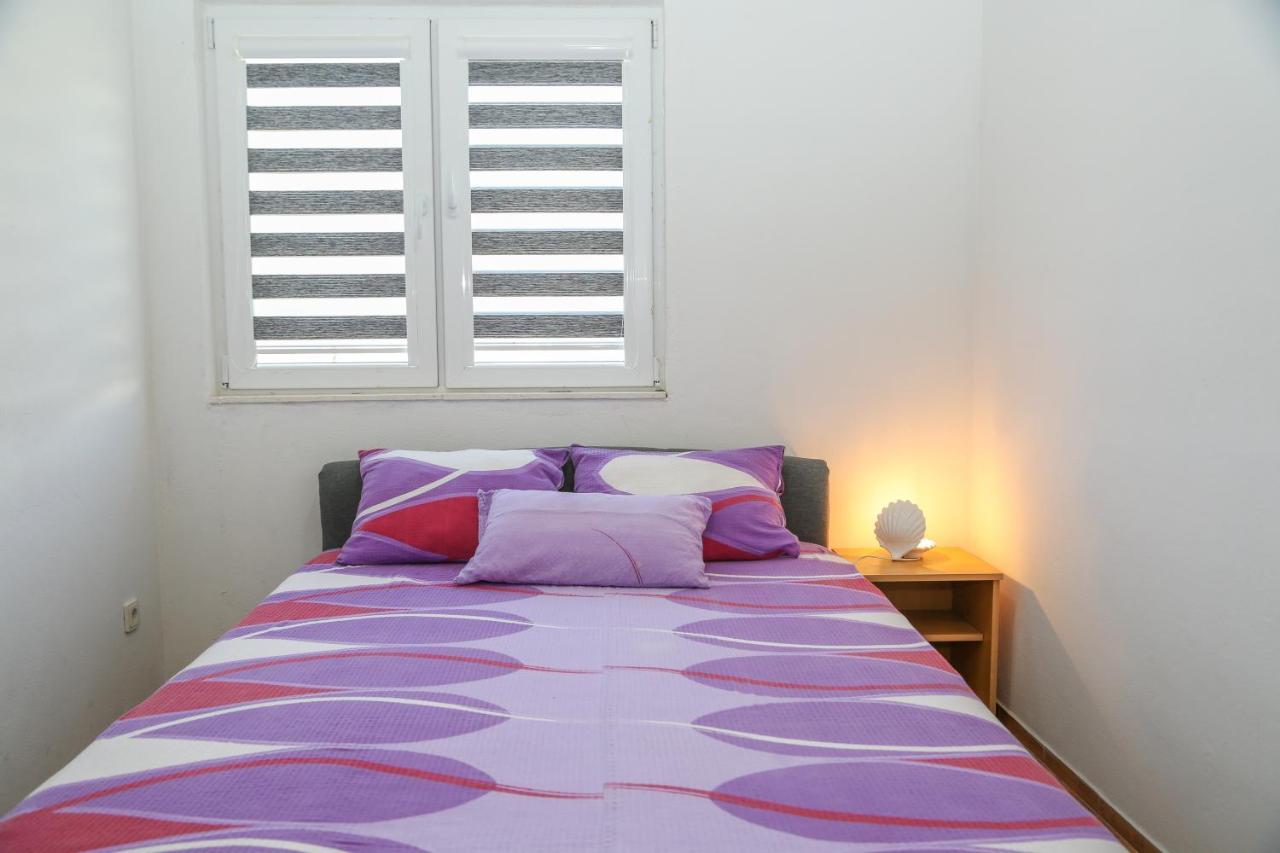Apartments Butkovic ฮวาร์ ภายนอก รูปภาพ