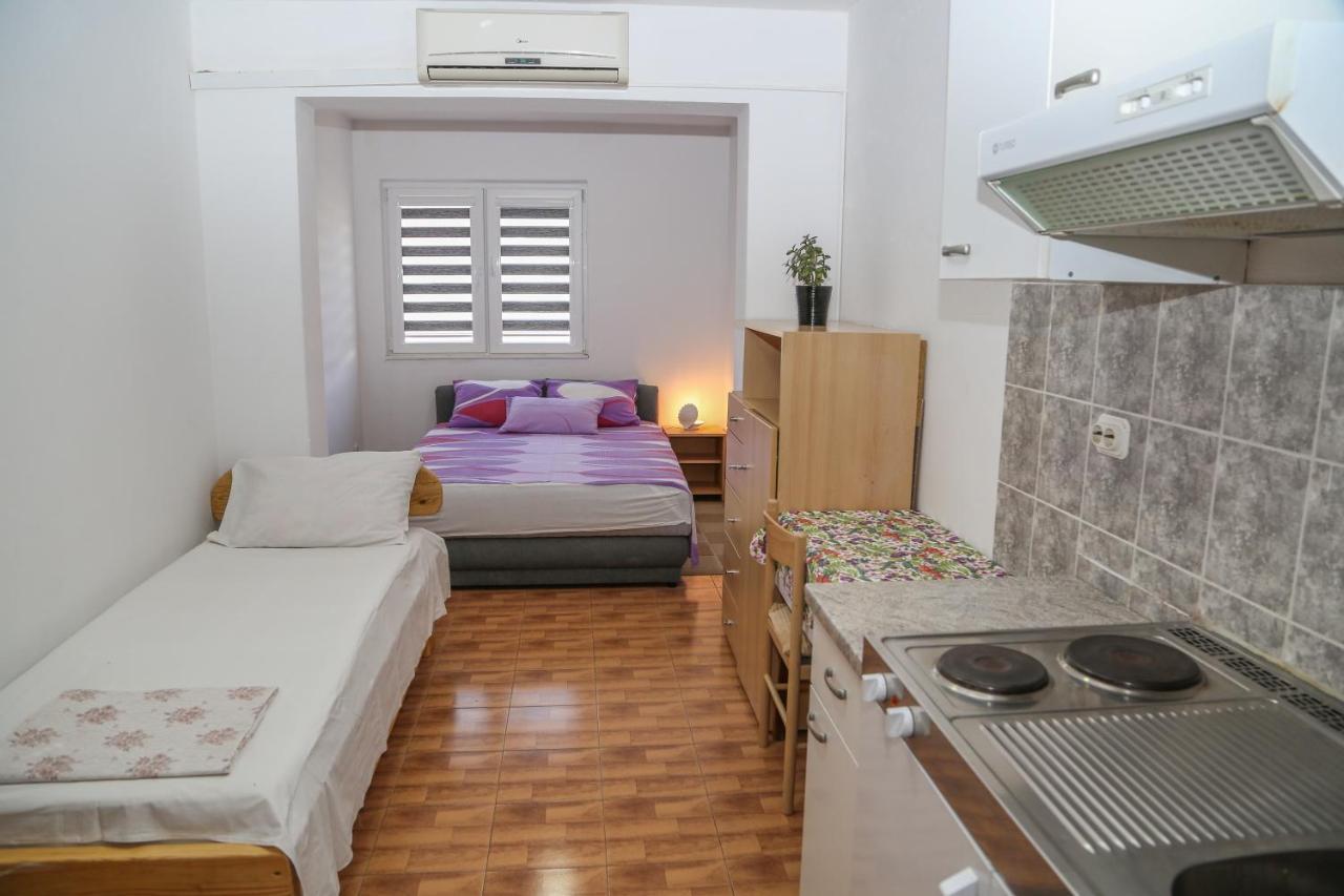 Apartments Butkovic ฮวาร์ ภายนอก รูปภาพ