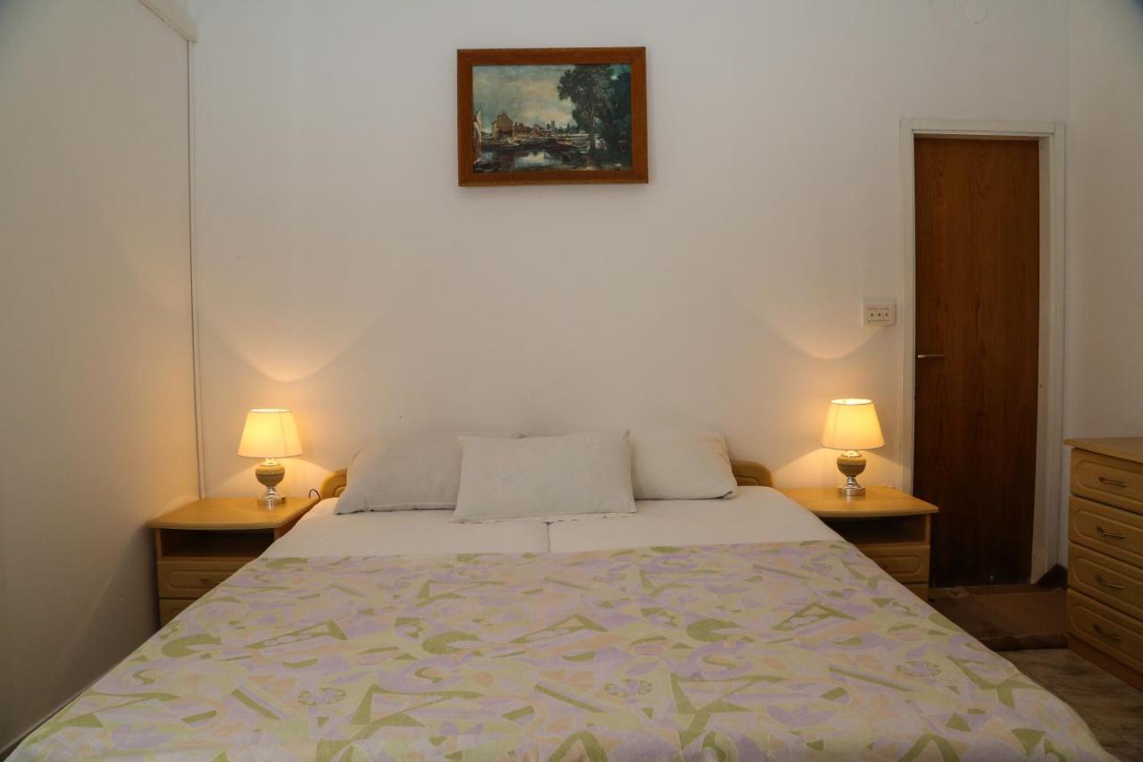 Apartments Butkovic ฮวาร์ ภายนอก รูปภาพ