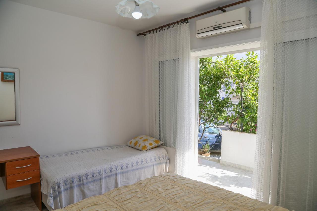 Apartments Butkovic ฮวาร์ ภายนอก รูปภาพ