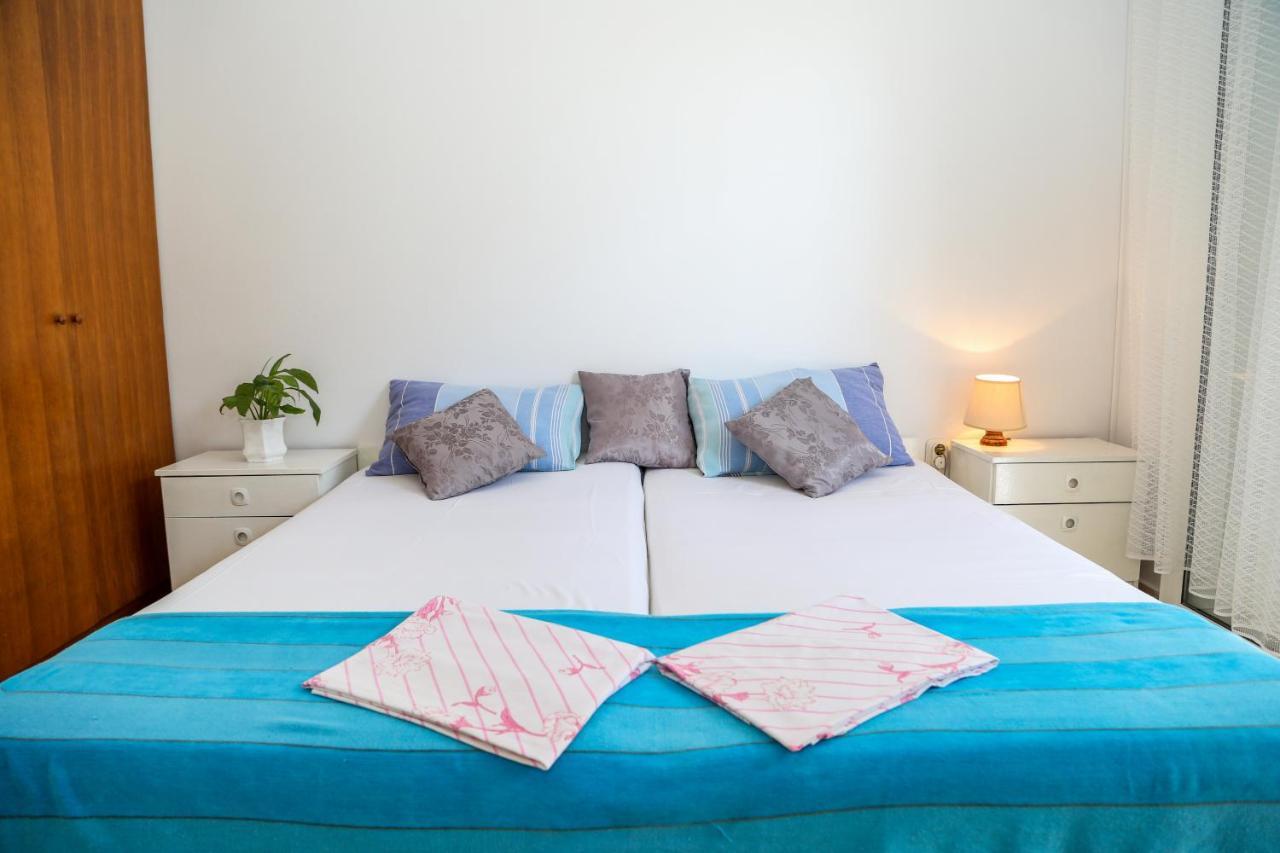 Apartments Butkovic ฮวาร์ ภายนอก รูปภาพ