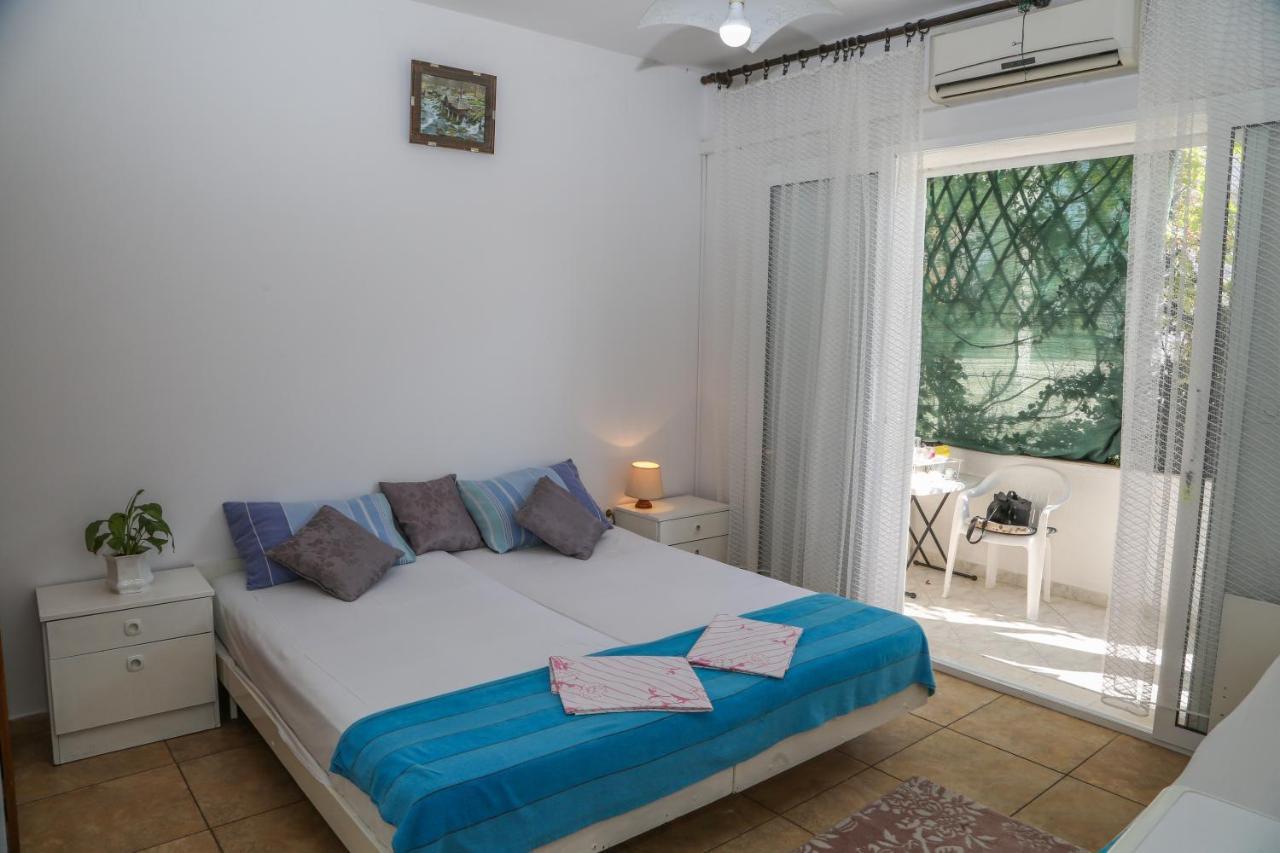 Apartments Butkovic ฮวาร์ ภายนอก รูปภาพ