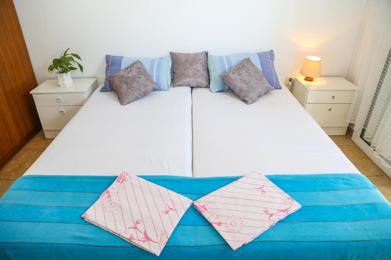 Apartments Butkovic ฮวาร์ ภายนอก รูปภาพ
