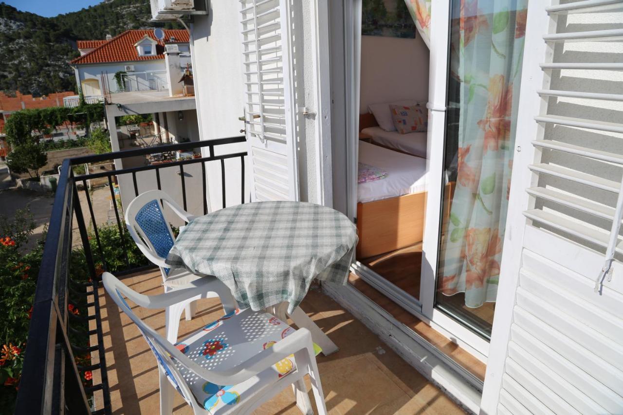 Apartments Butkovic ฮวาร์ ภายนอก รูปภาพ