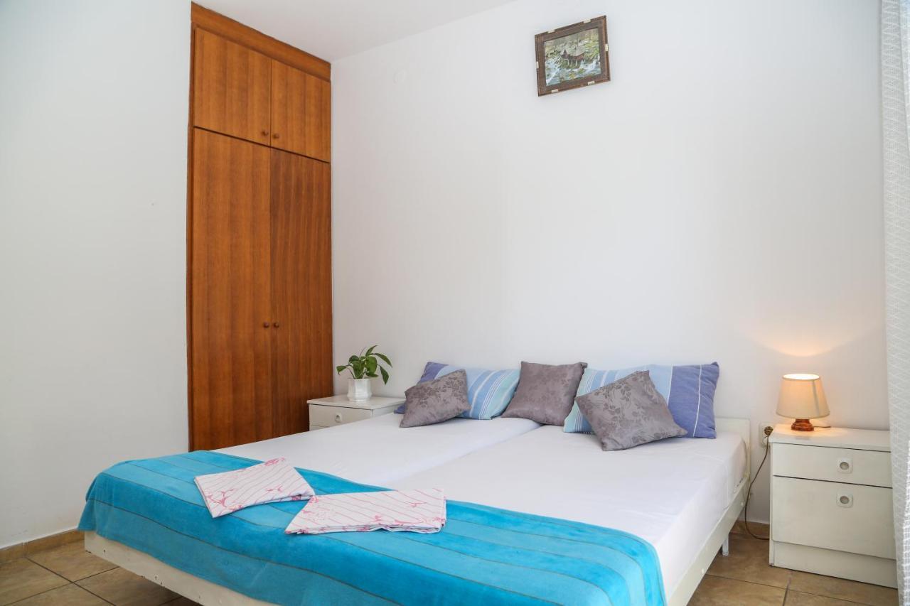 Apartments Butkovic ฮวาร์ ภายนอก รูปภาพ
