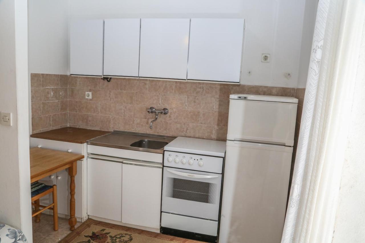 Apartments Butkovic ฮวาร์ ภายนอก รูปภาพ