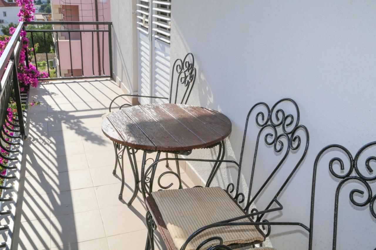 Apartments Butkovic ฮวาร์ ภายนอก รูปภาพ