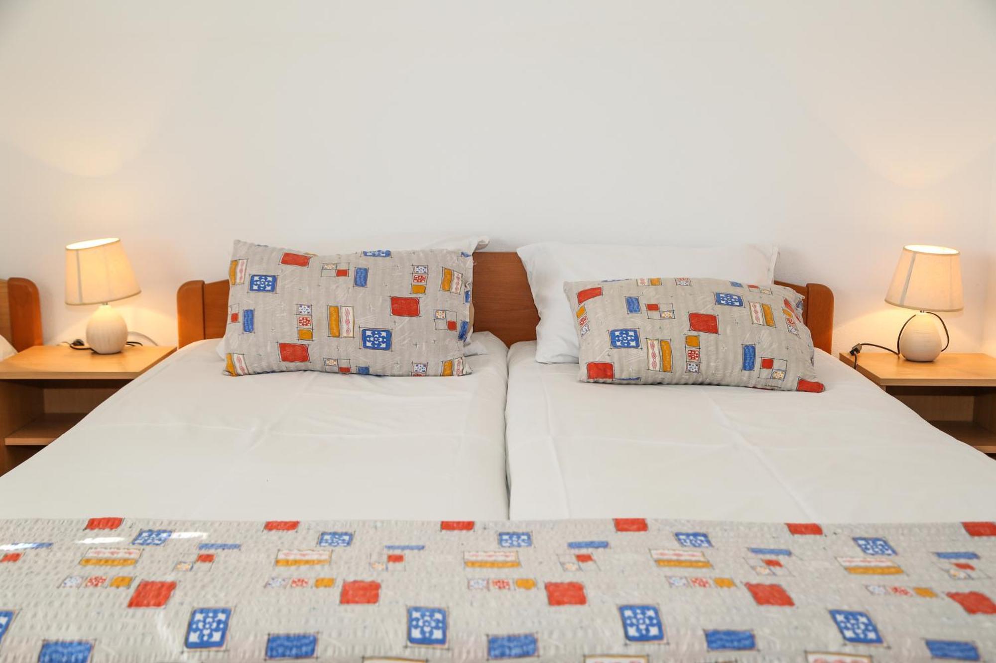 Apartments Butkovic ฮวาร์ ห้อง รูปภาพ