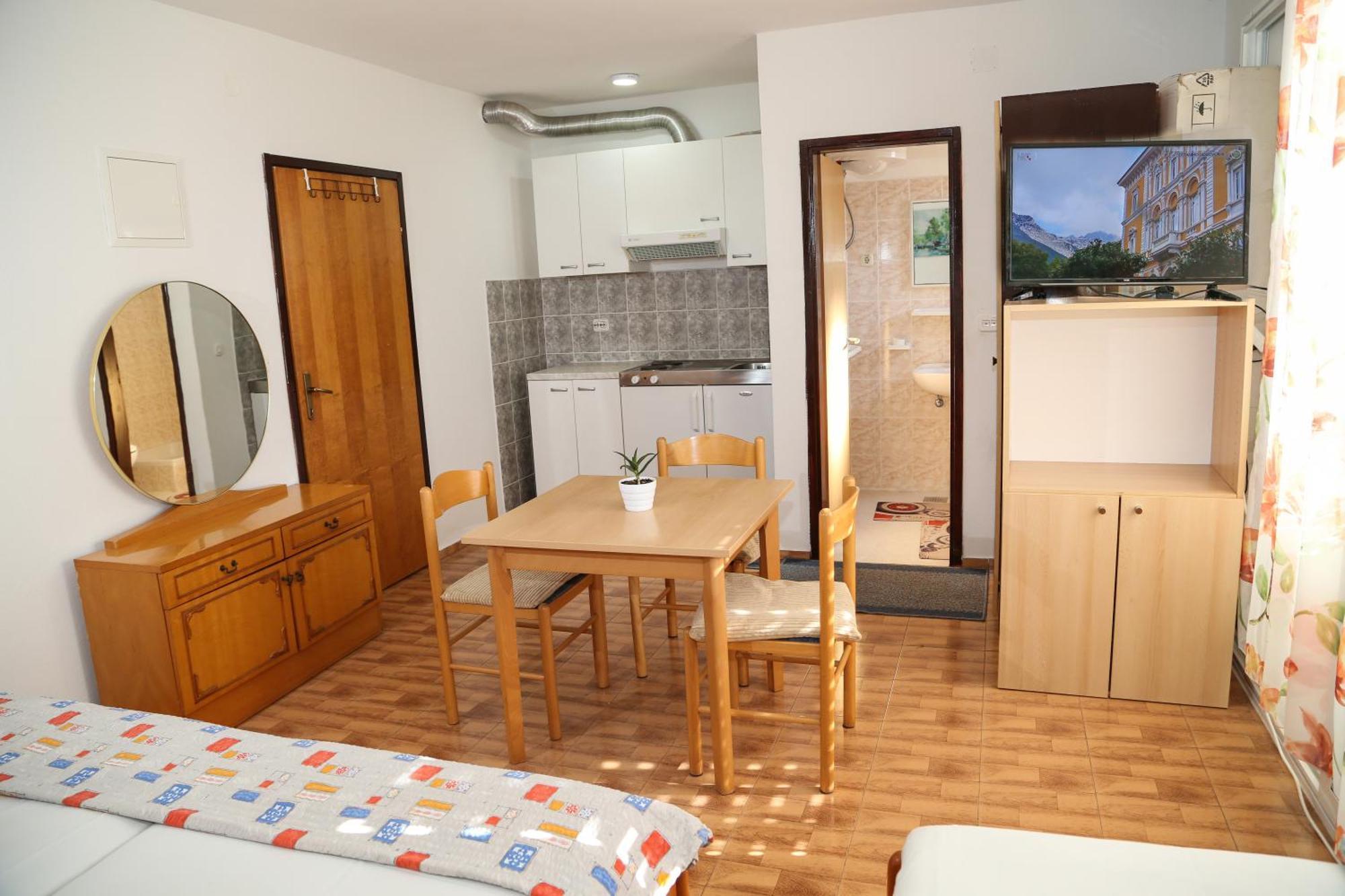 Apartments Butkovic ฮวาร์ ห้อง รูปภาพ